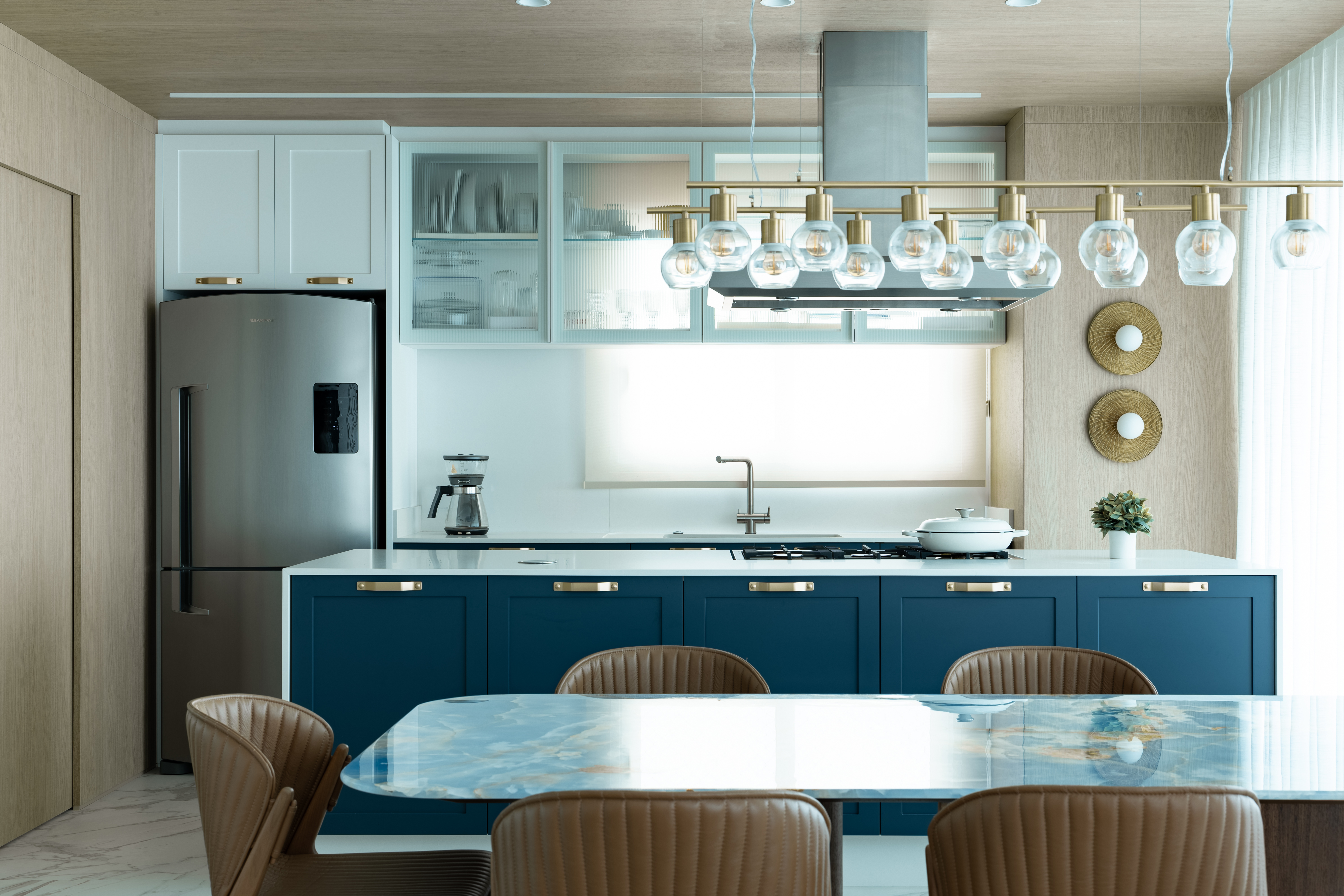 Cozinha integrada, design de interiores por Luciana Savaris | Nobile
